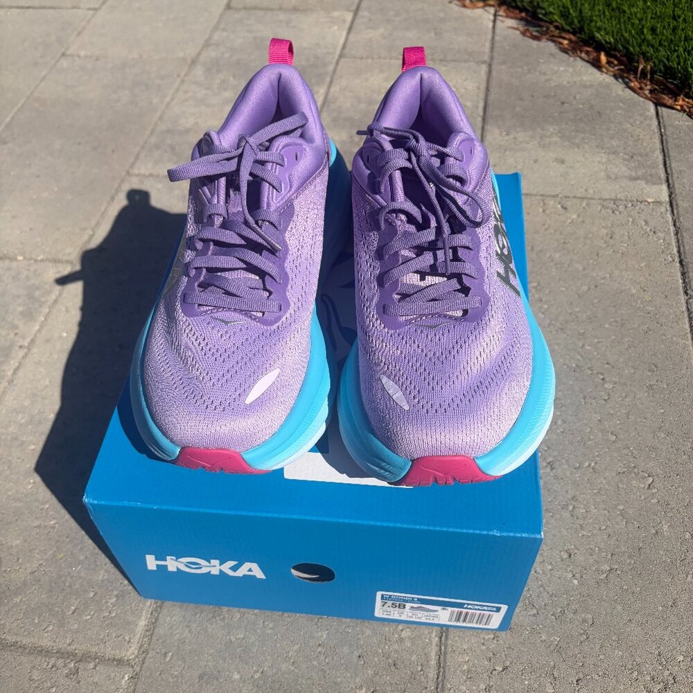 Bondi 8, size 7.5B, beautiful lilac, nearly new!